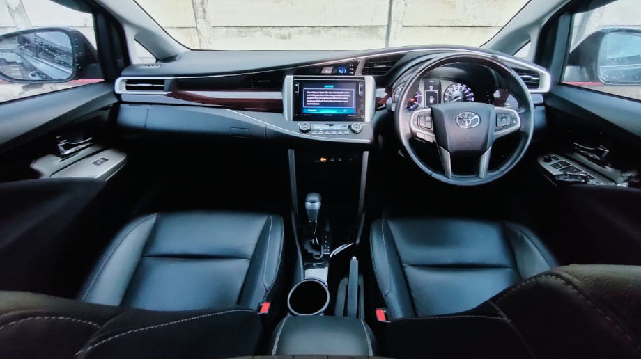 TOYOTA INNOVA INNOVA 2.4 VENTURER AT DIESEL (REBORN) AT 2019